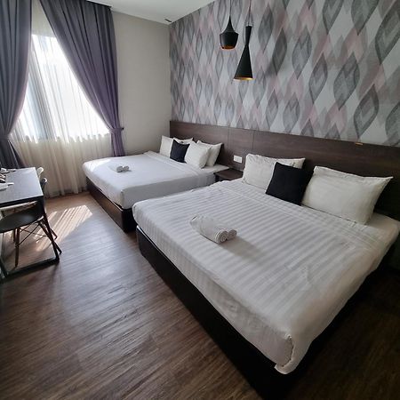The Square Hotel Skudai Buitenkant foto