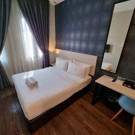 The Square Hotel Skudai Buitenkant foto