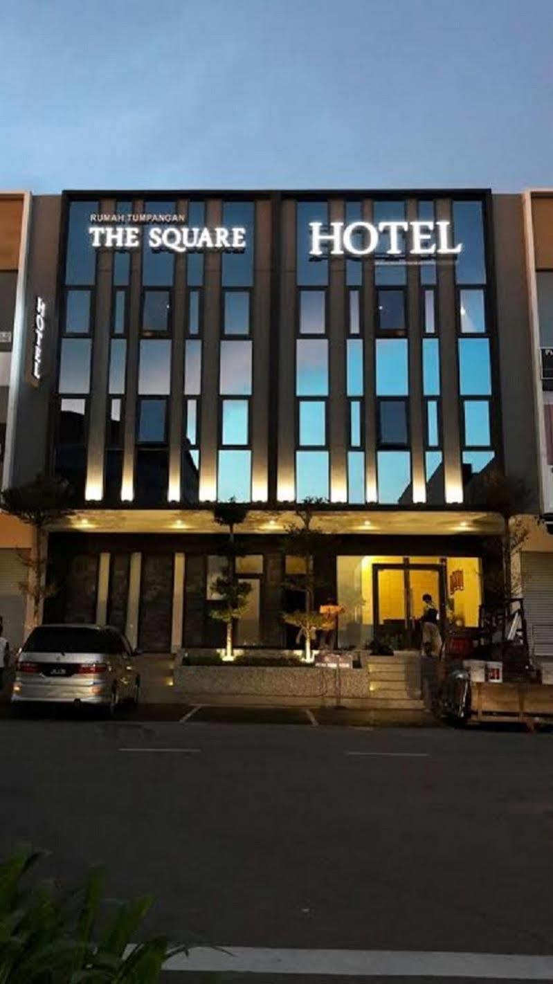 The Square Hotel Skudai Buitenkant foto