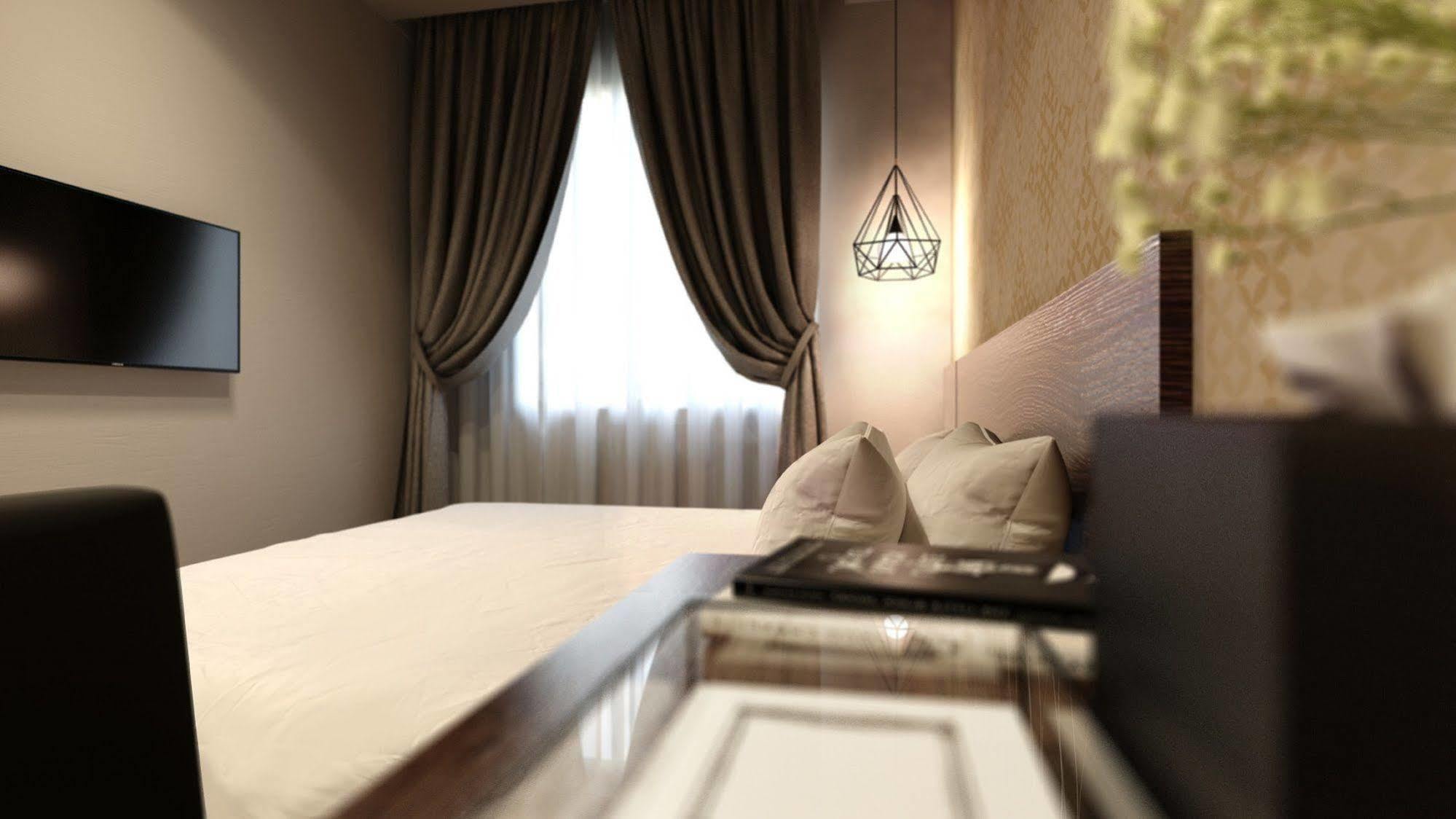The Square Hotel Skudai Buitenkant foto